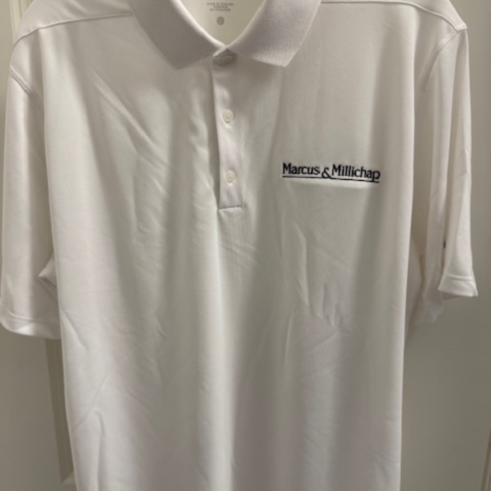 BRAND NEW-Men's Nike Golf Shirt